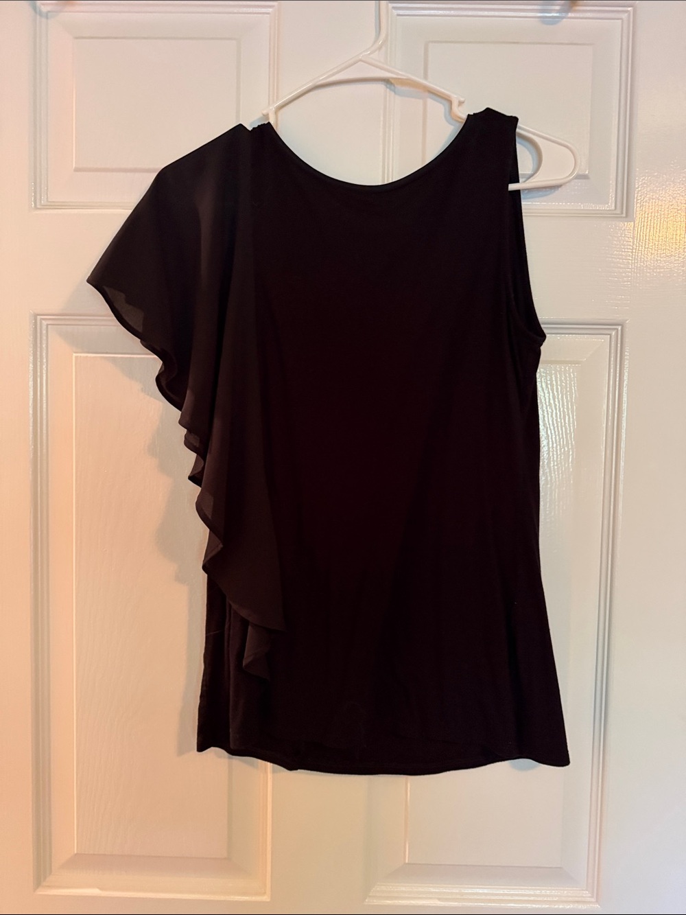 Women’s White House Black Market Black One-Shoulder Ruffle Top size XS